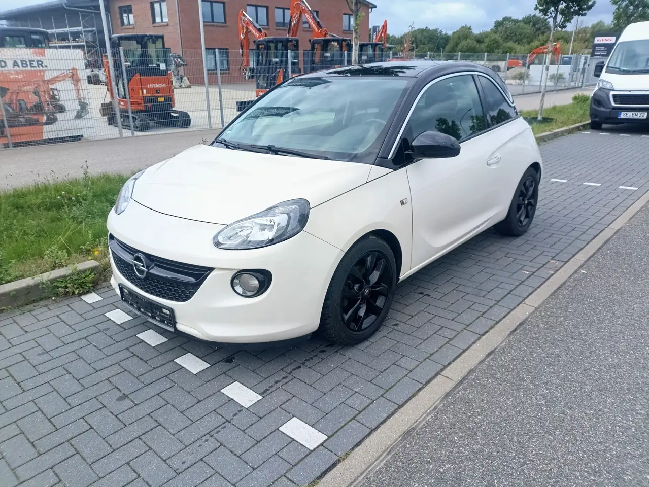 Opel Adam 1.2 — photo 1 of 9