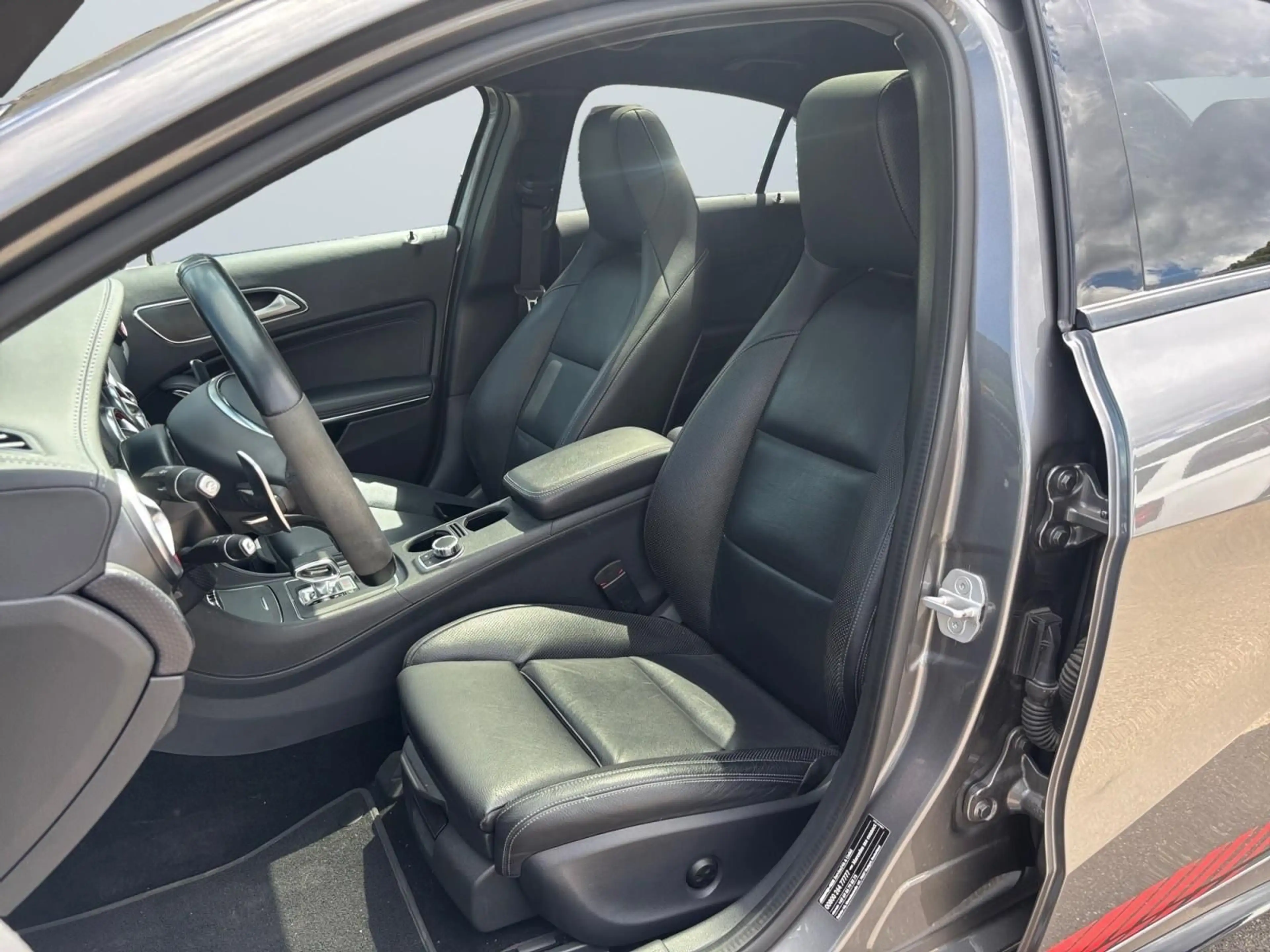 Mercedes-Benz A 45 AMG 4Matic/AUTOMATIK/PANO/LED/NAVI/ — photo 13