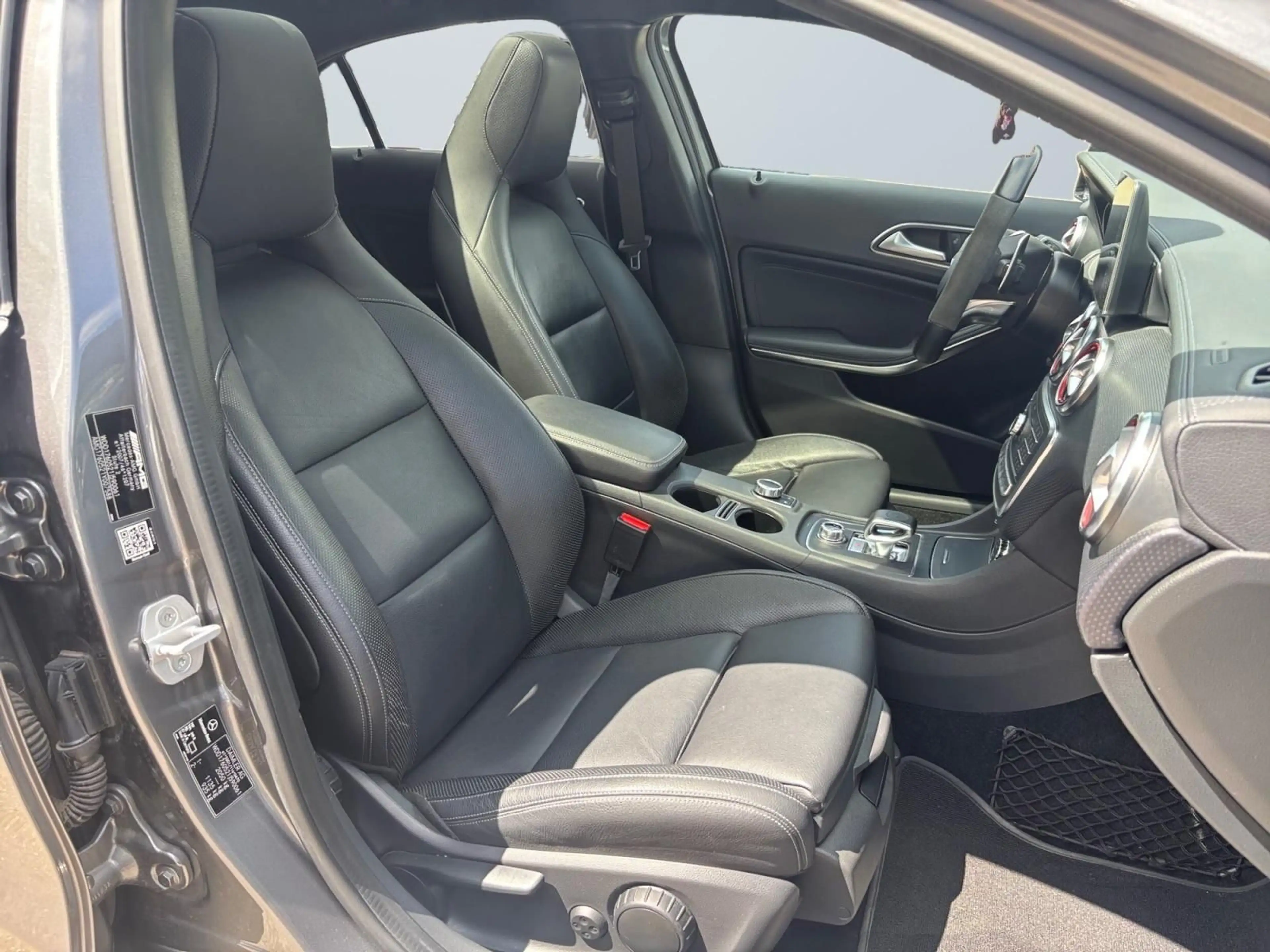 Mercedes-Benz A 45 AMG 4Matic/AUTOMATIK/PANO/LED/NAVI/ — photo 11