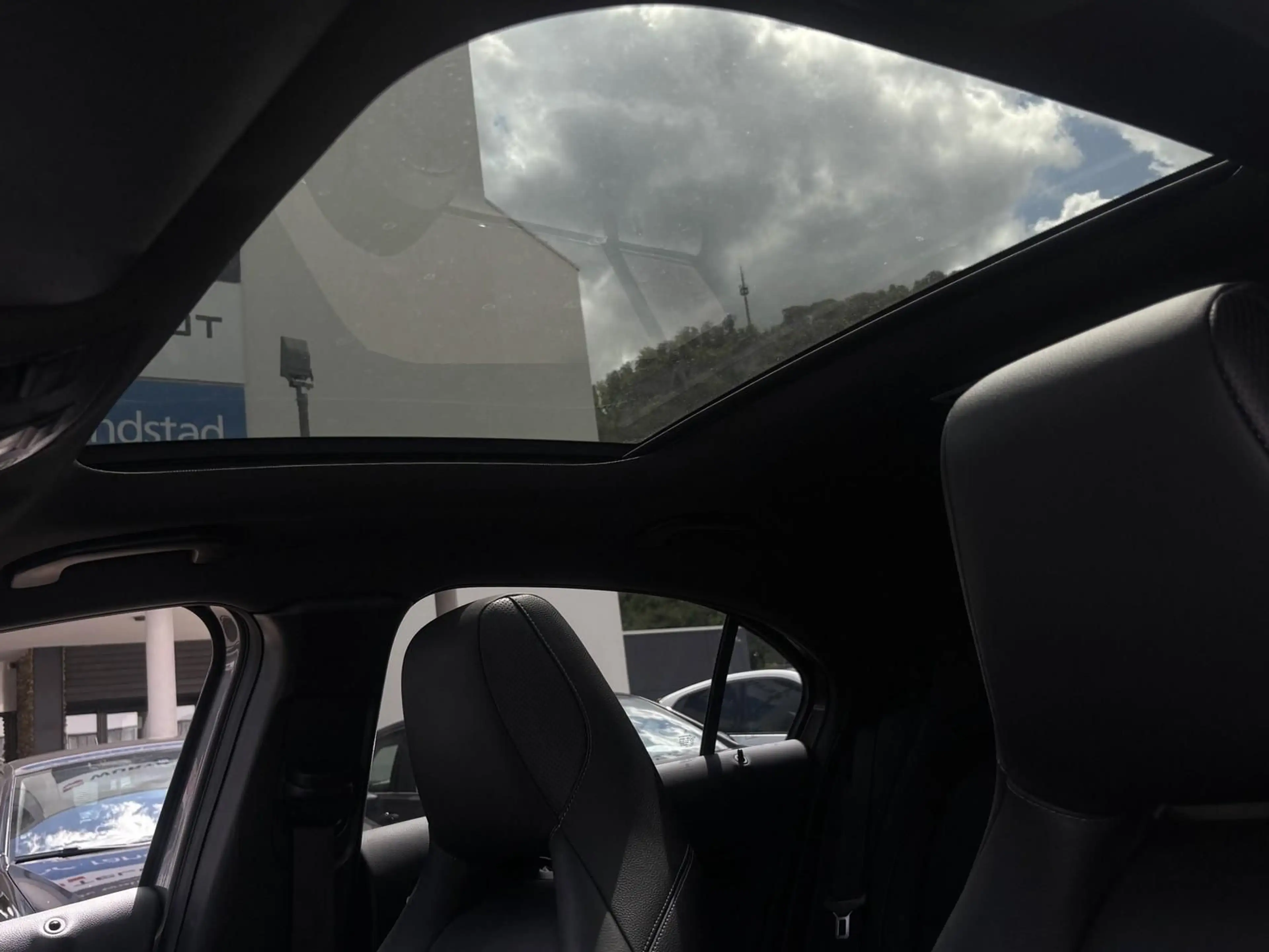 Mercedes-Benz A 45 AMG 4Matic/AUTOMATIK/PANO/LED/NAVI/ — photo 12