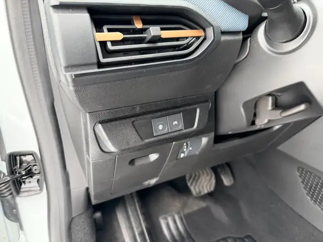 Dacia Sandero view 14