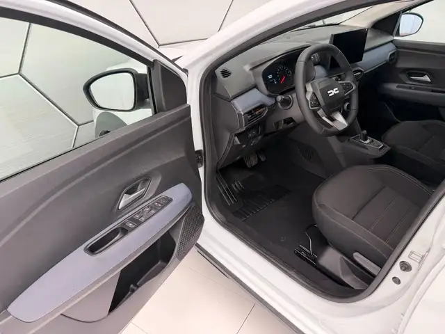 Dacia Sandero view 11