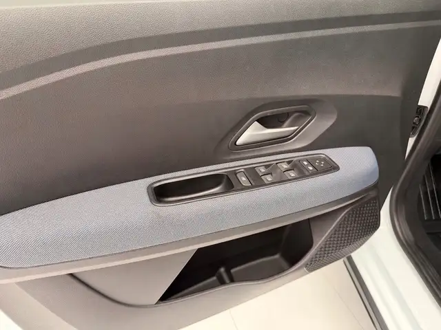 Dacia Sandero view 13