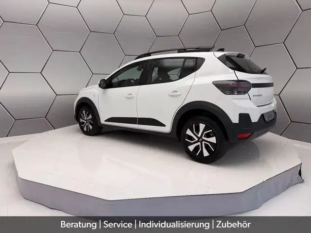 Dacia Sandero view 3