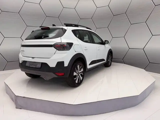 Dacia Sandero view 5
