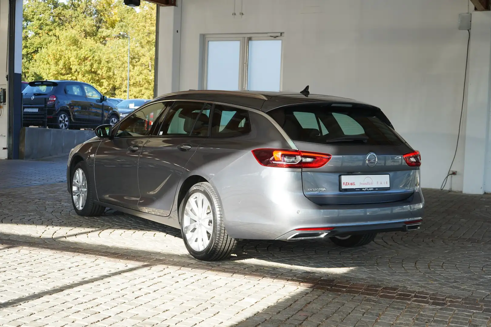 Opel Insignia ST 2.0 CDTI Business Elegance Aut. LED Gris - 2