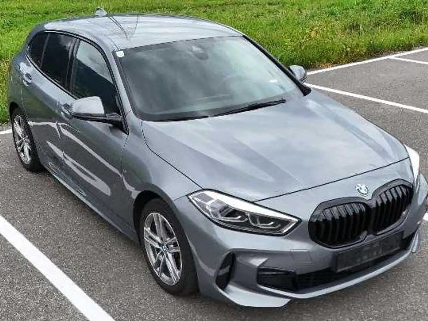 BMW 118 118d Aut. Grau - 1