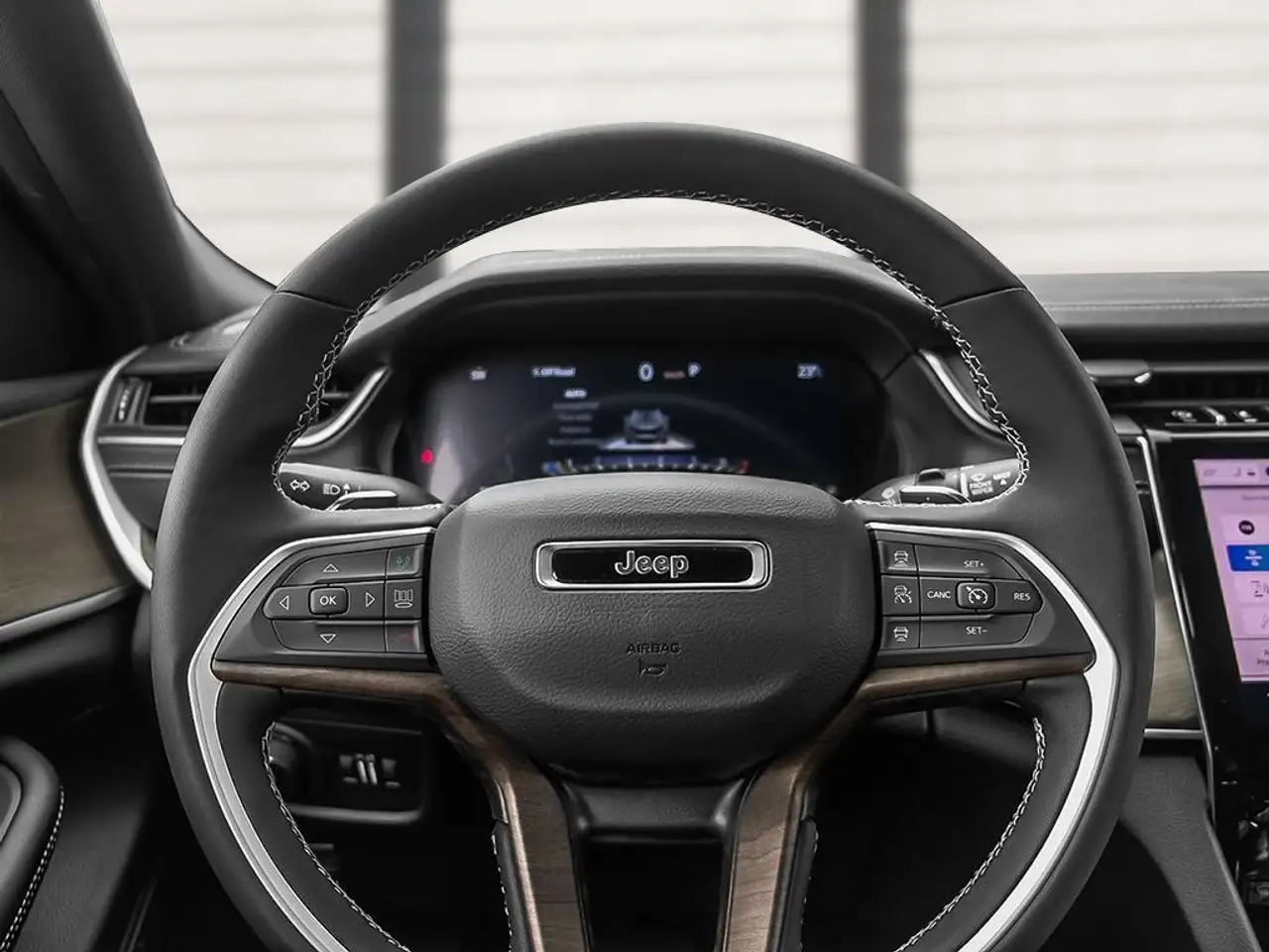 Jeep Grand Cherokee снимка Jeep Grand Cherokee
