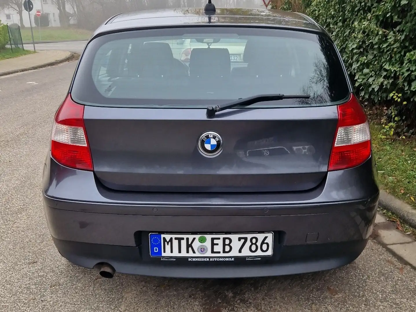 BMW 116 116i siva - 2