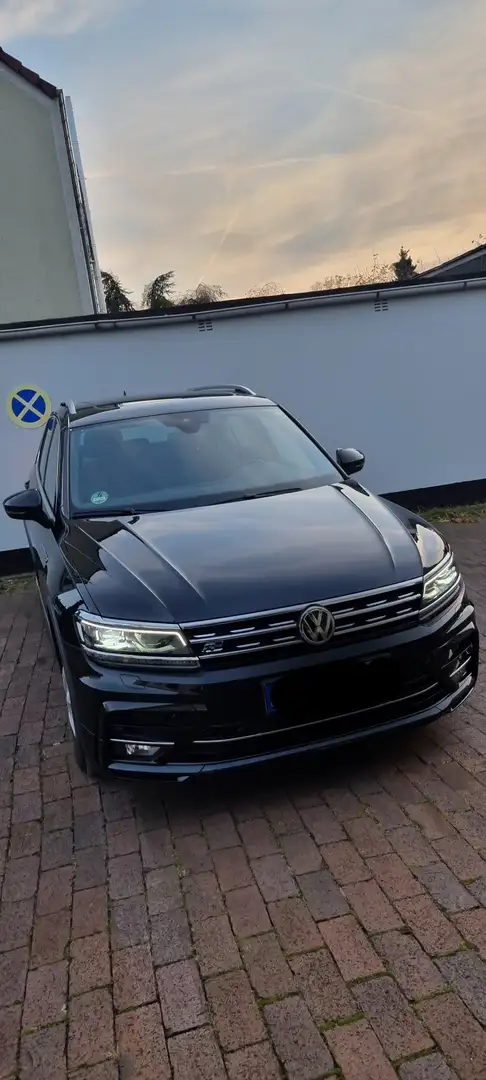 Volkswagen Tiguan Highline  4Motion Schwarz - 2