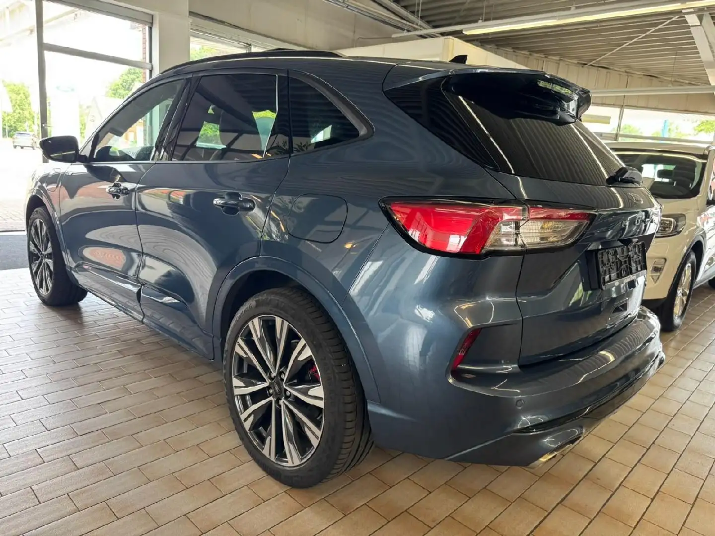 Ford Kuga Plug-In Hybrid ST-Line X *Pano-20Zoll-B&O-eHeck* - 2