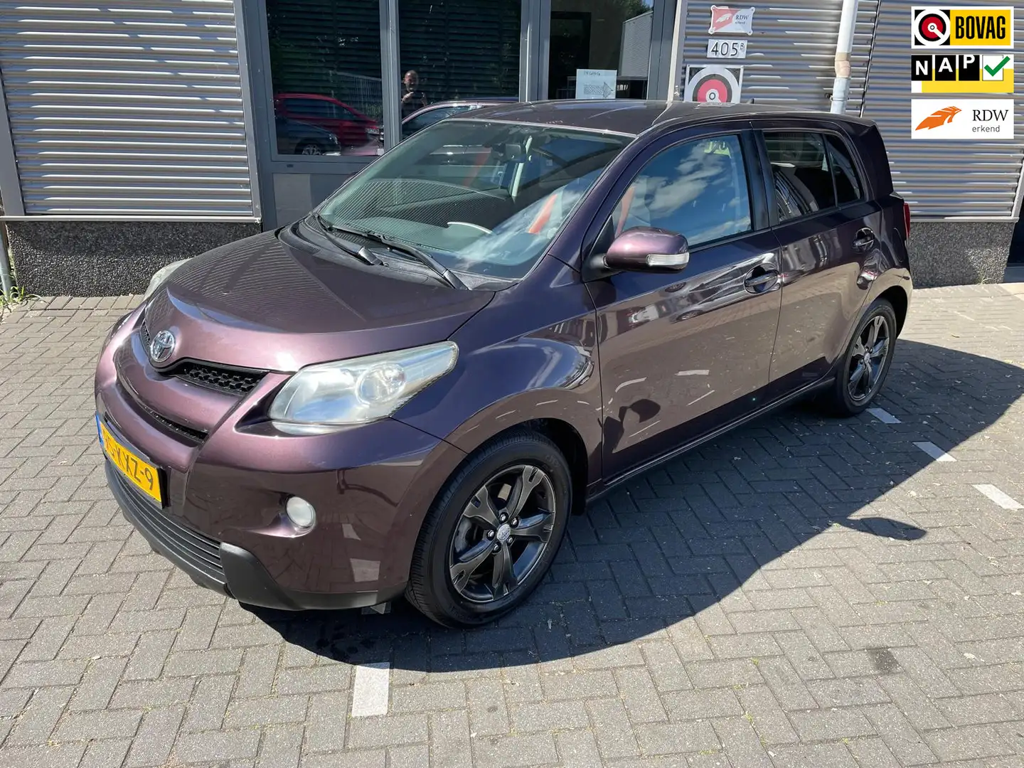 Toyota Urban Cruiser 1.3 VVT-i Dynamic Mauve - 1