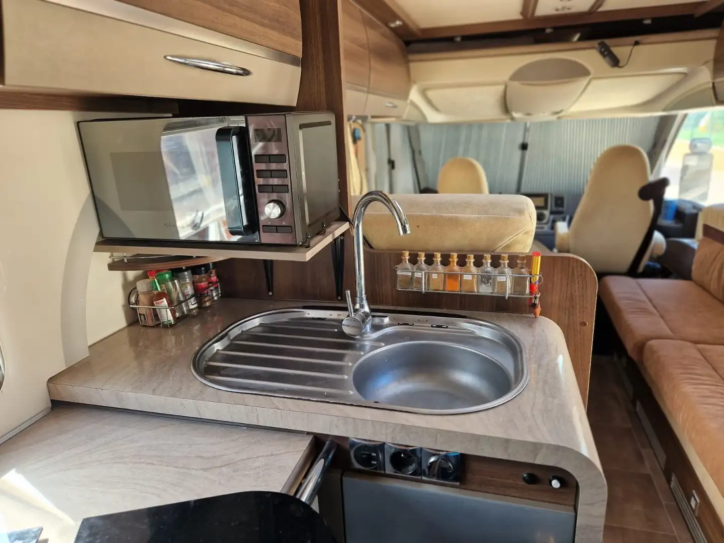 Iveco Bürtsner Elegance i810 Beige - 2