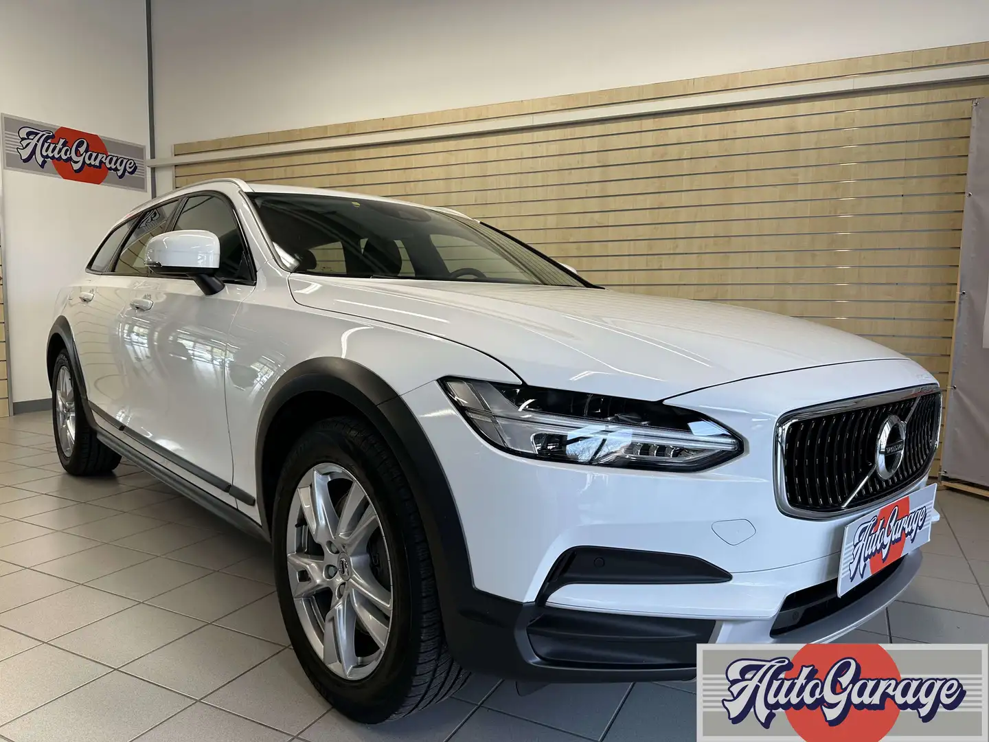 Volvo V90 Cross Country V90 Cross Country 2.0 d4 Pro awd geartronic Blanc - 1