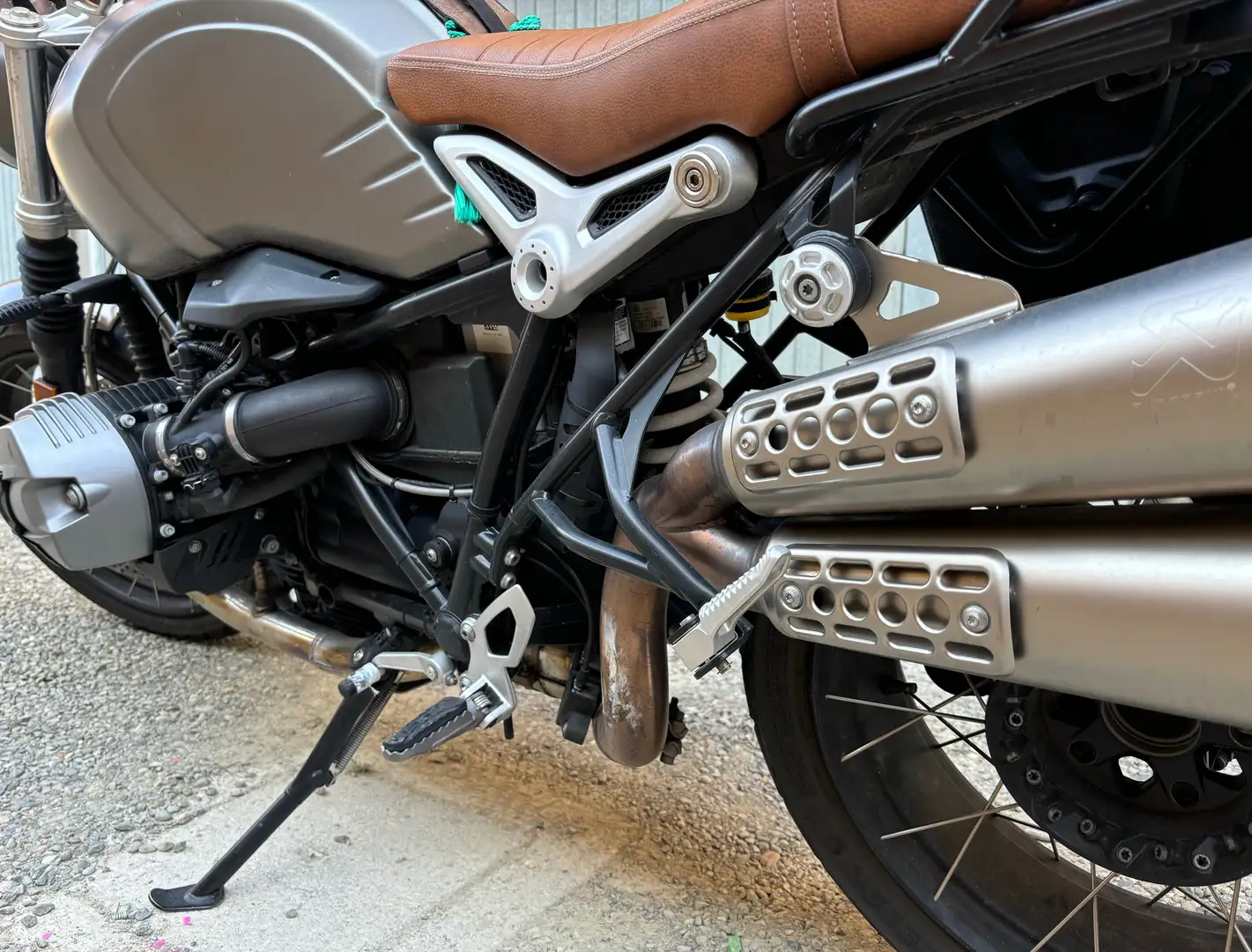 BMW R 12 nineT Scrambler Grigio - 2