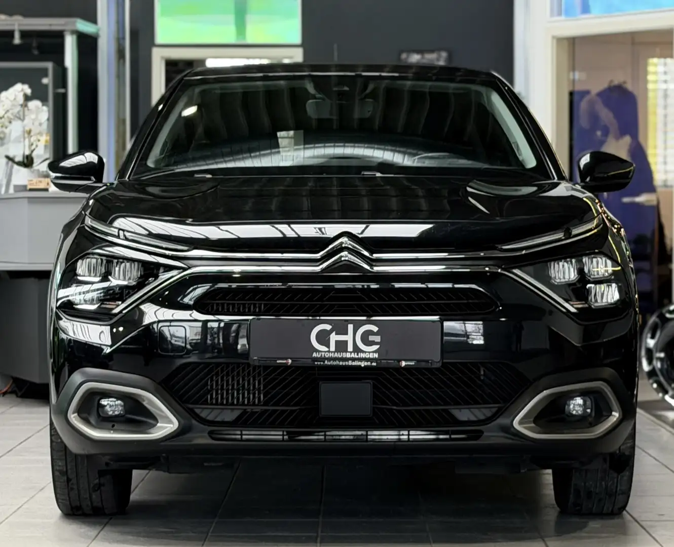 Citroen C4 PureTech Feel Pack AHK|360°|SHZ|CARPLAY|NAVI Schwarz - 2