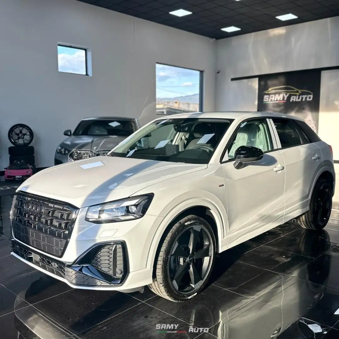 Audi Q2 30 2.0 tdi Identity Black Bianco - 2