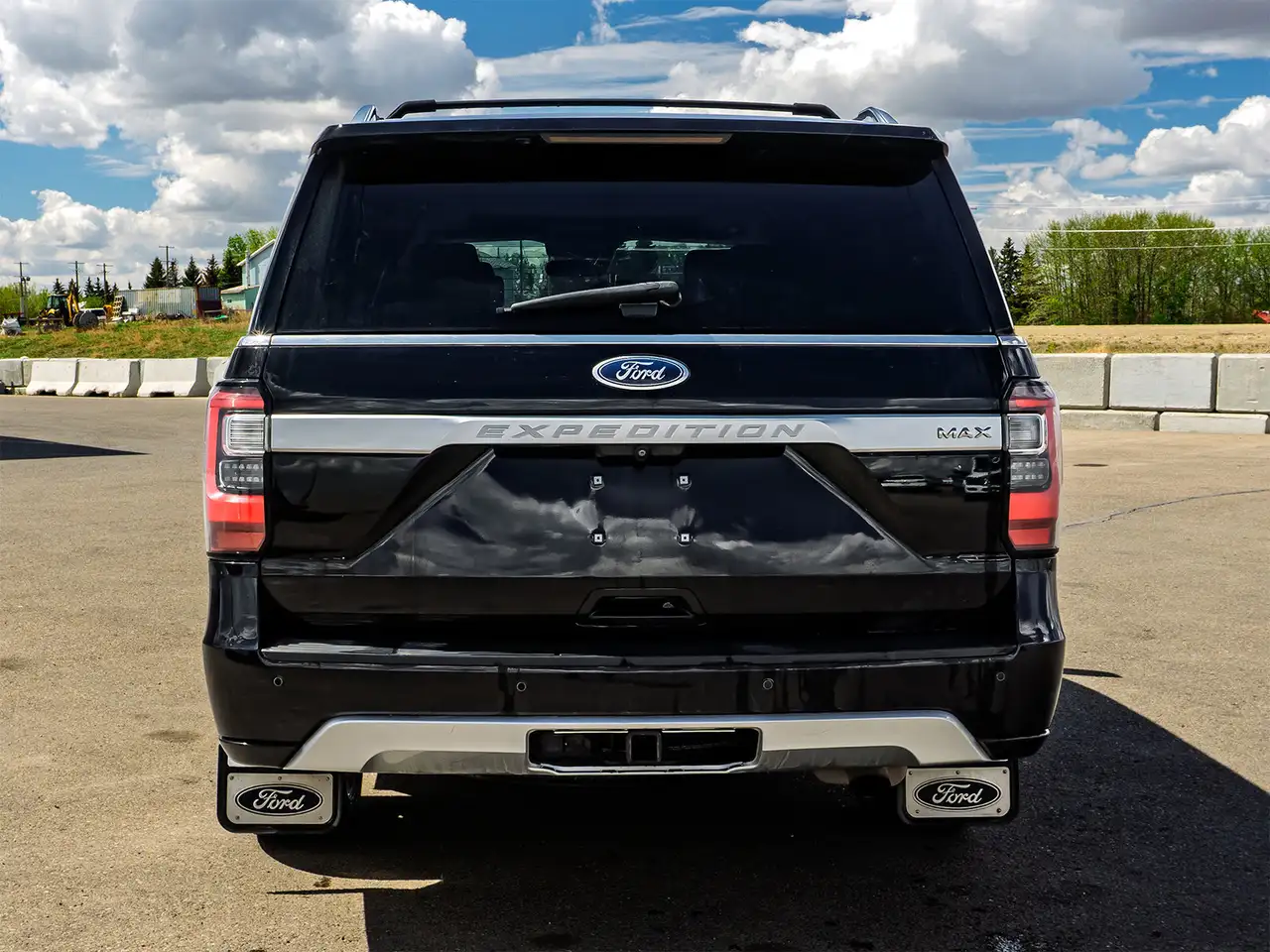 Ford Expedition снимка Ford Expedition