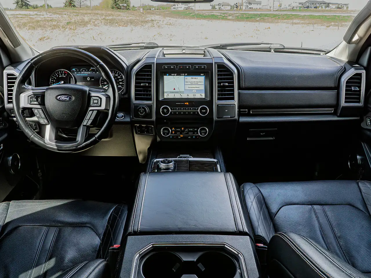 Ford Expedition снимка Ford Expedition