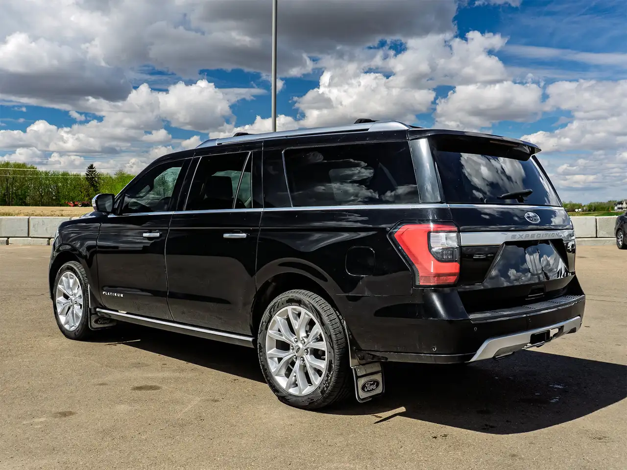 Ford Expedition снимка Ford Expedition