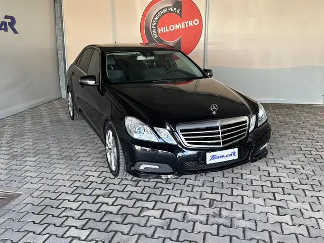 Mercedes-Benz E-Class view 9