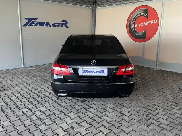 Mercedes-Benz E-Class view 4