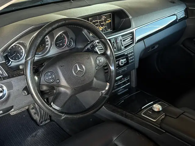 Mercedes-Benz E-Class view 6