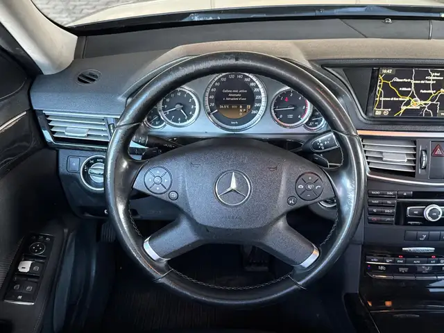 Mercedes-Benz E-Class view 7