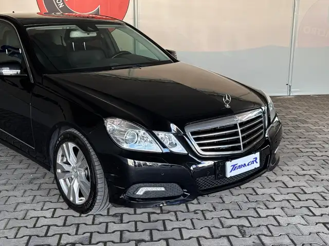 Mercedes-Benz E-Class view 12