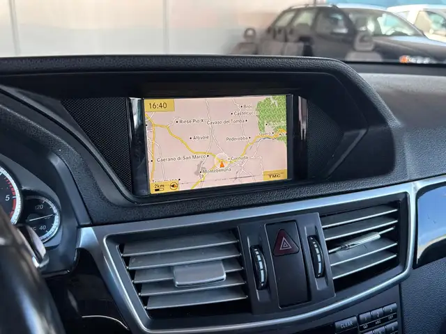 Mercedes-Benz E-Class view 11
