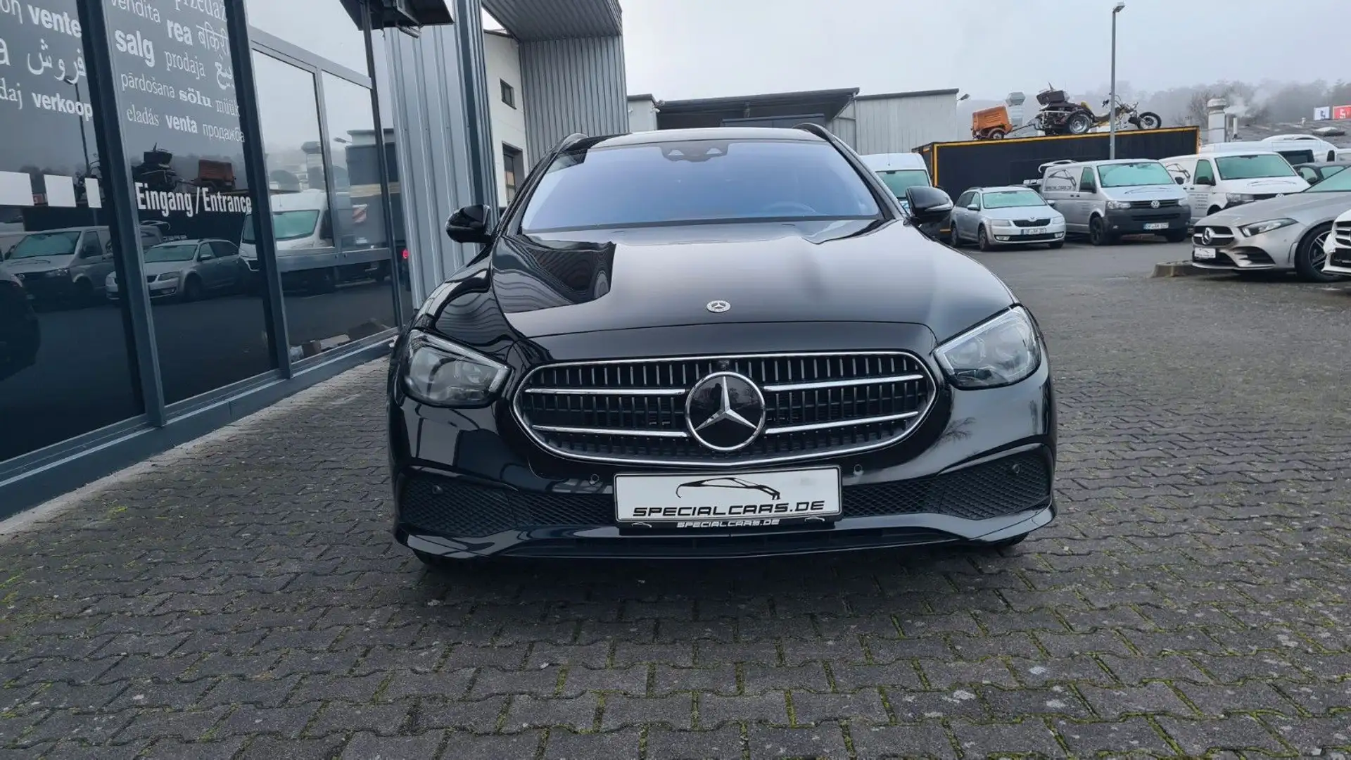 Mercedes-Benz E 200 T AVANTGARDE - ASSISTS - PANO - 360° - AIR Noir - 2