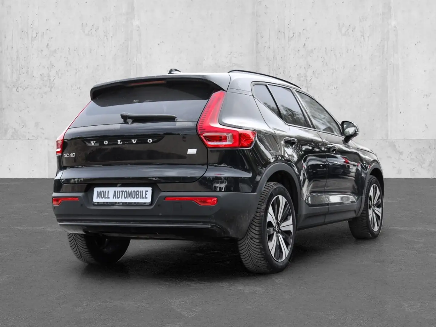 Volvo XC40 Plus Dark Recharge Plug-In Hybrid 2WD T4 Twin Engi Schwarz - 2
