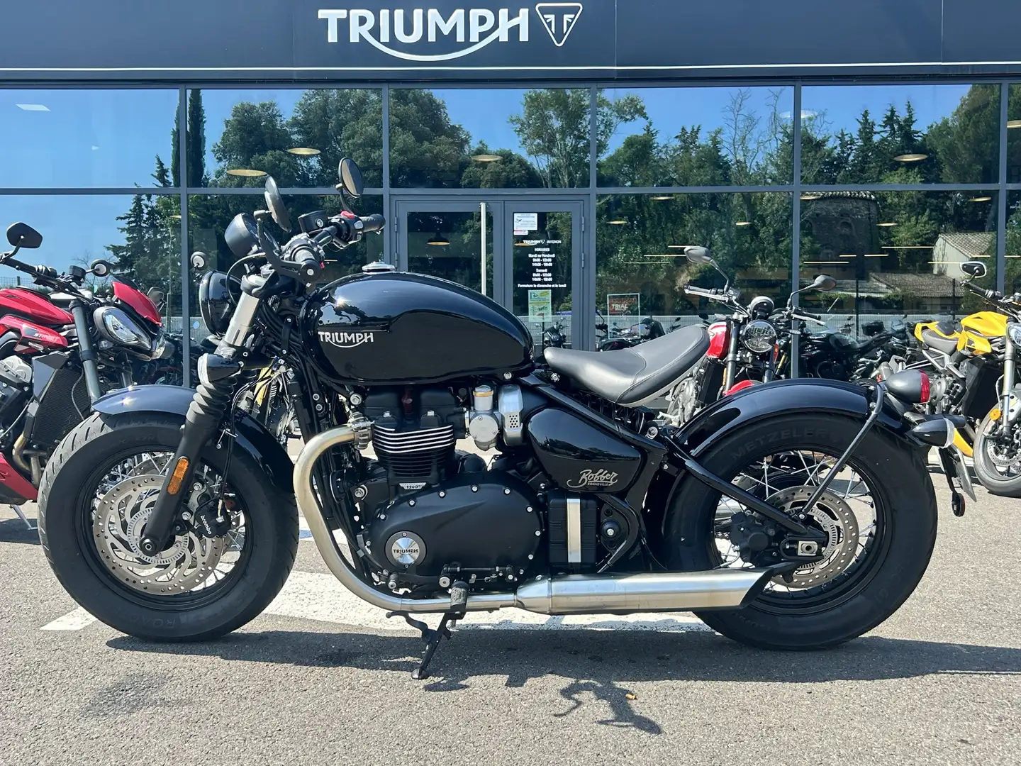 Triumph Bonneville Bobber - 2