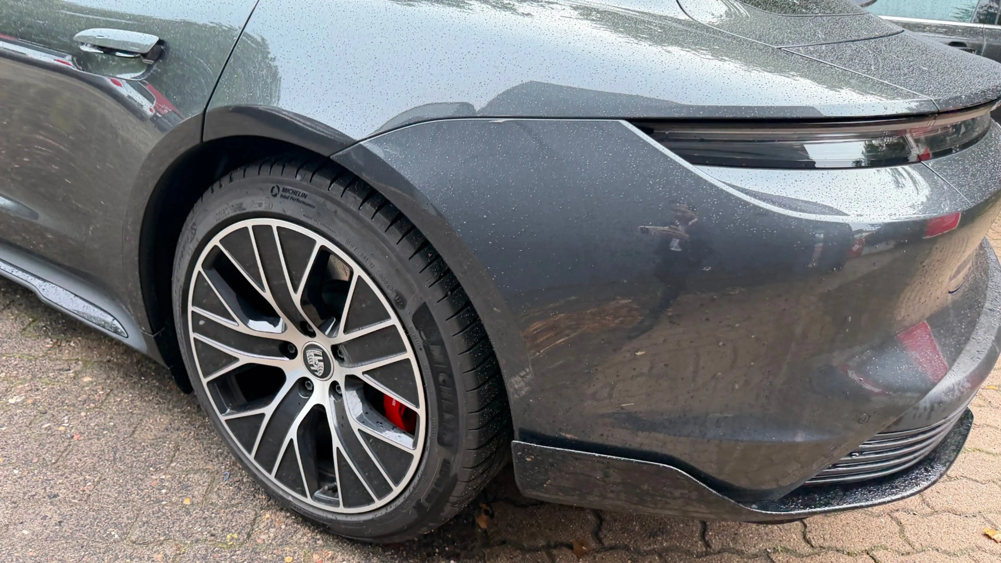 Porsche Taycan 4 S — photo 4
