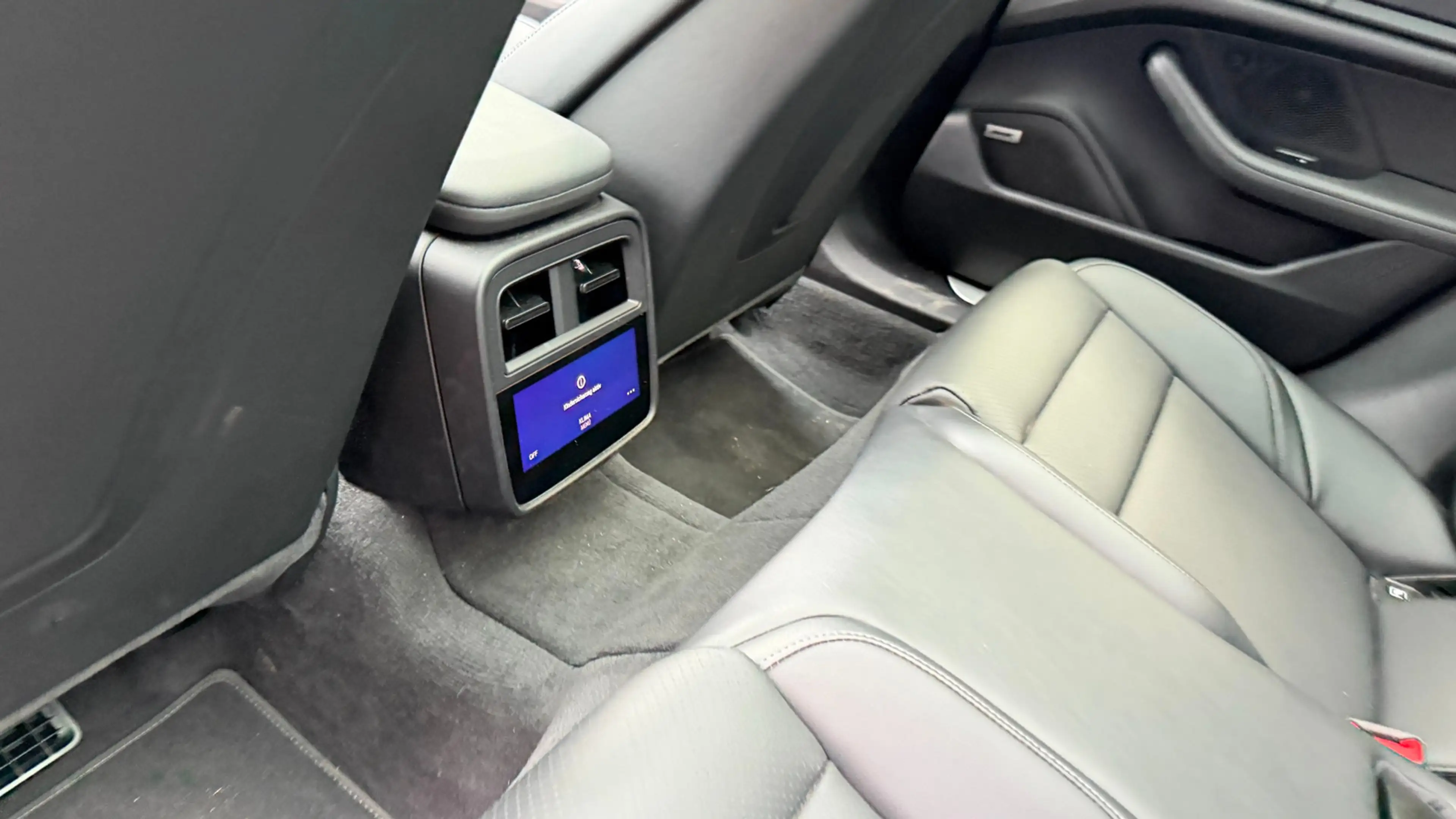 Porsche Taycan 4 S — photo 8