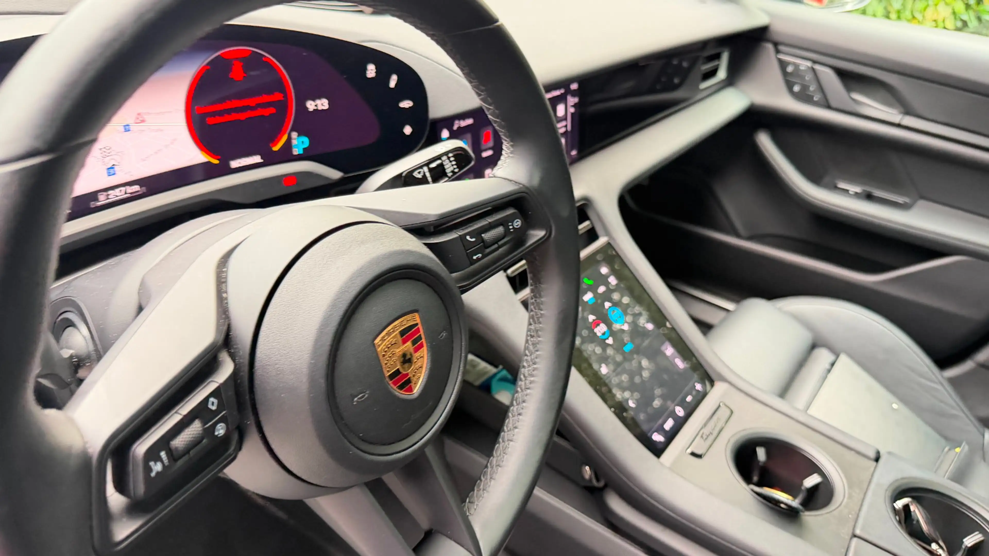 Porsche Taycan 4 S — photo 14