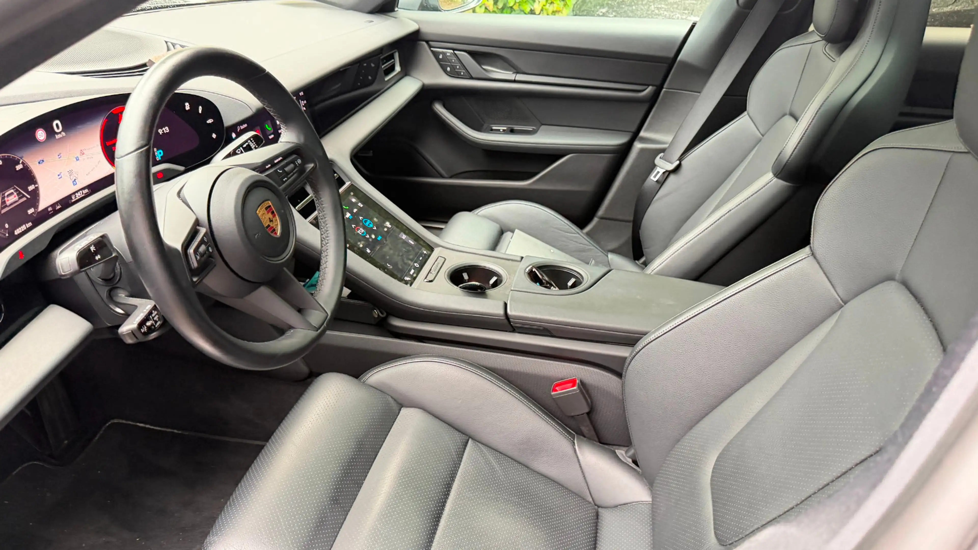 Porsche Taycan 4 S — photo 11