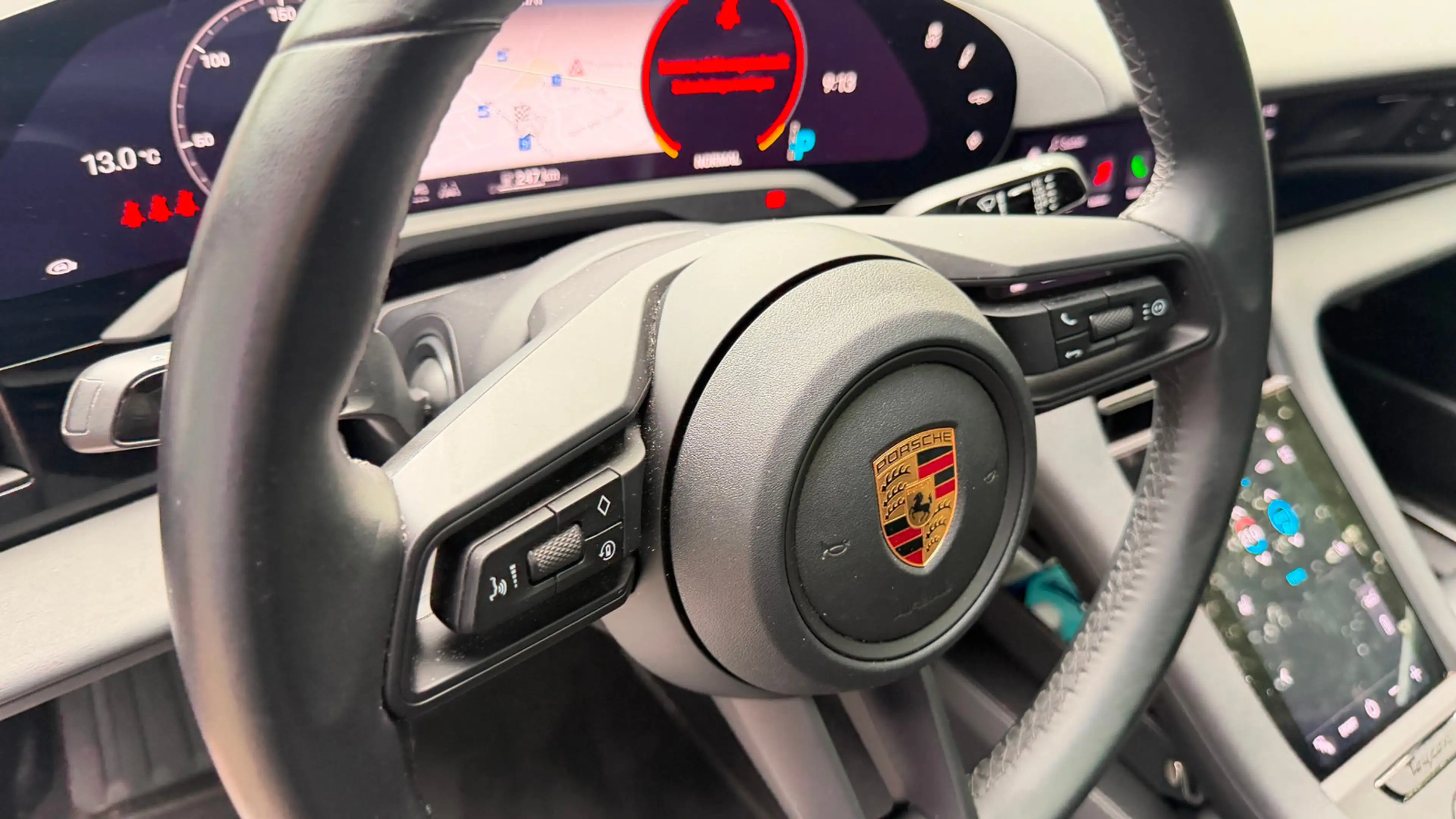 Porsche Taycan 4 S — photo 15