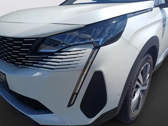 Peugeot 3008 view 9