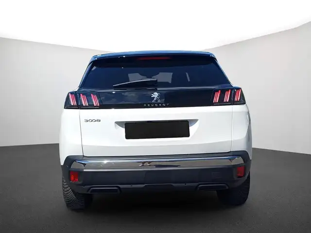 Peugeot 3008 view 3