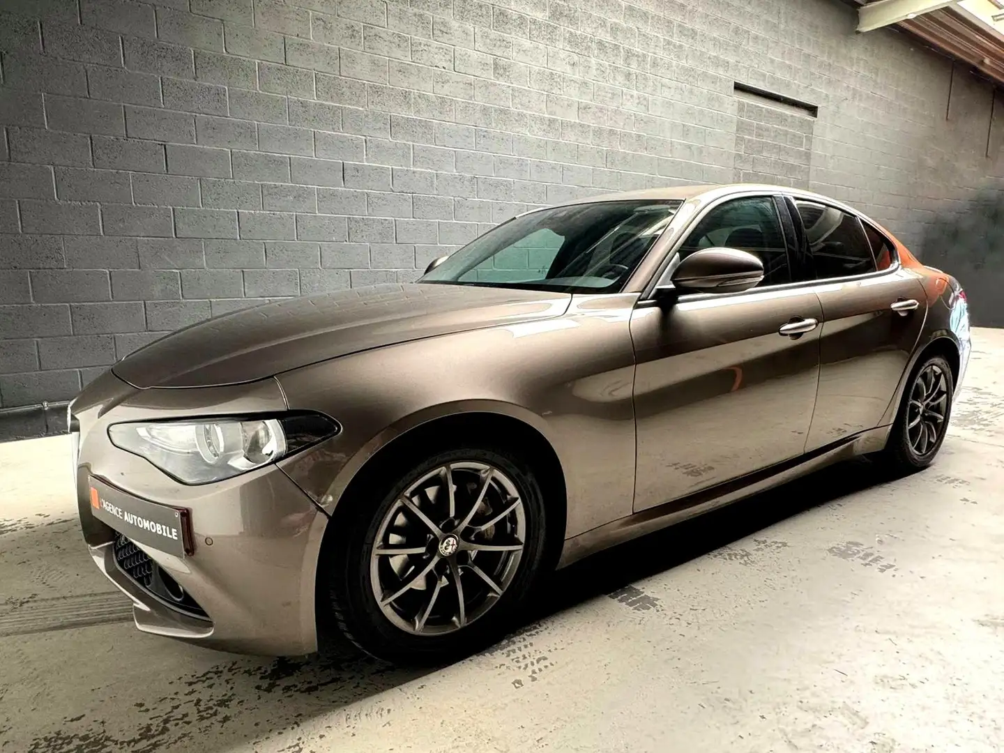 Alfa Romeo Giulia GARANTIE 12 à 48 mois Argent - 2