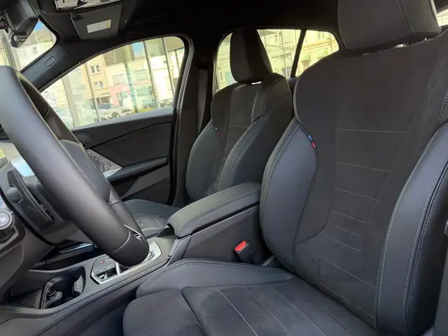 BMW 1 Series view 13
