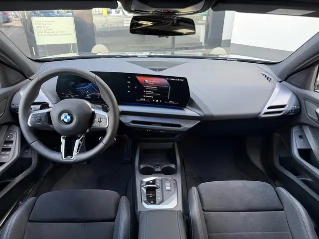 BMW 1 Series view 5