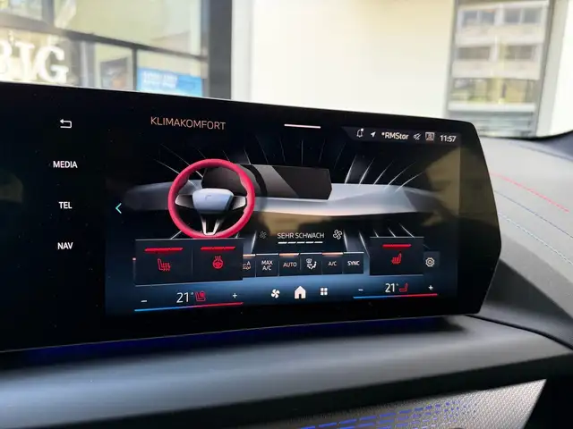 BMW 1 Series view 10