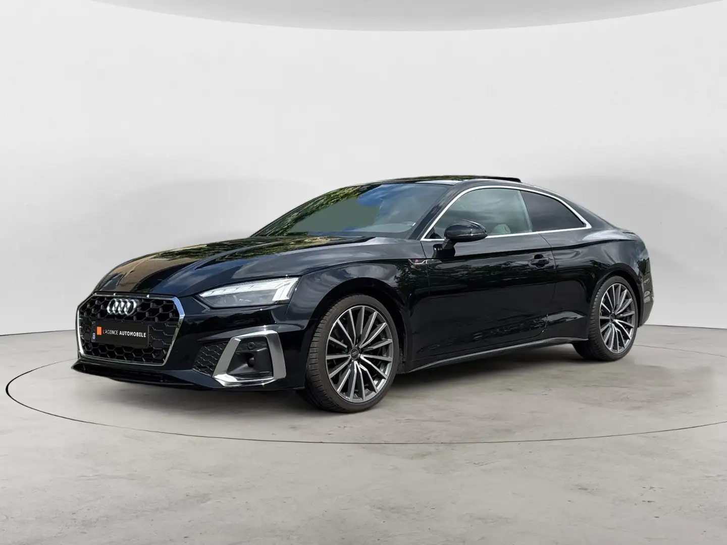 Audi A5 Coupé 35 TFSI S line - GARANTIE AUDI 06/2026 Zwart - 2