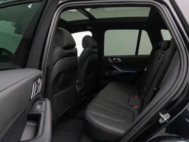 BMW X5 view 25