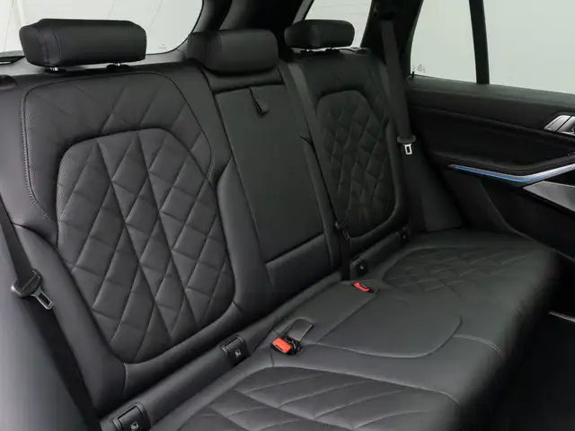 BMW X5 view 28