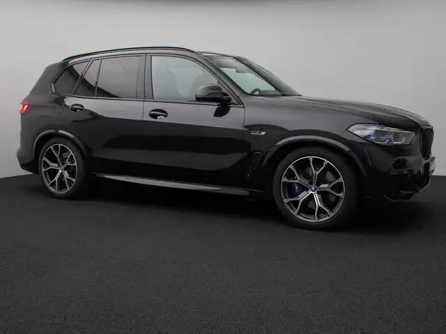 BMW X5 view 4