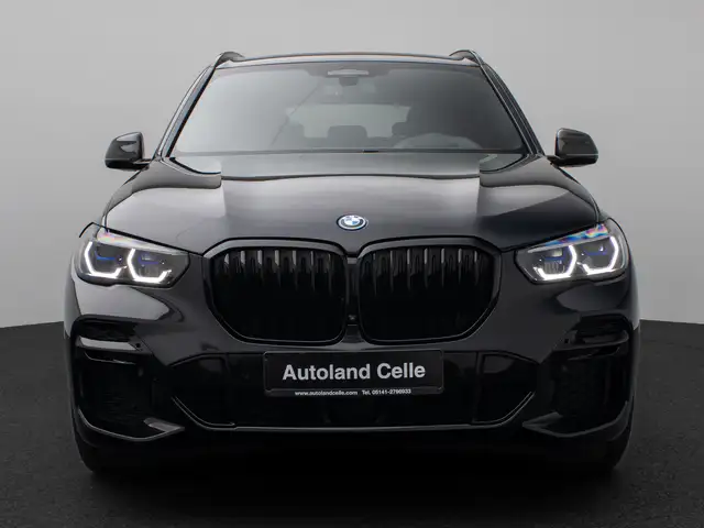 BMW X5 view 2