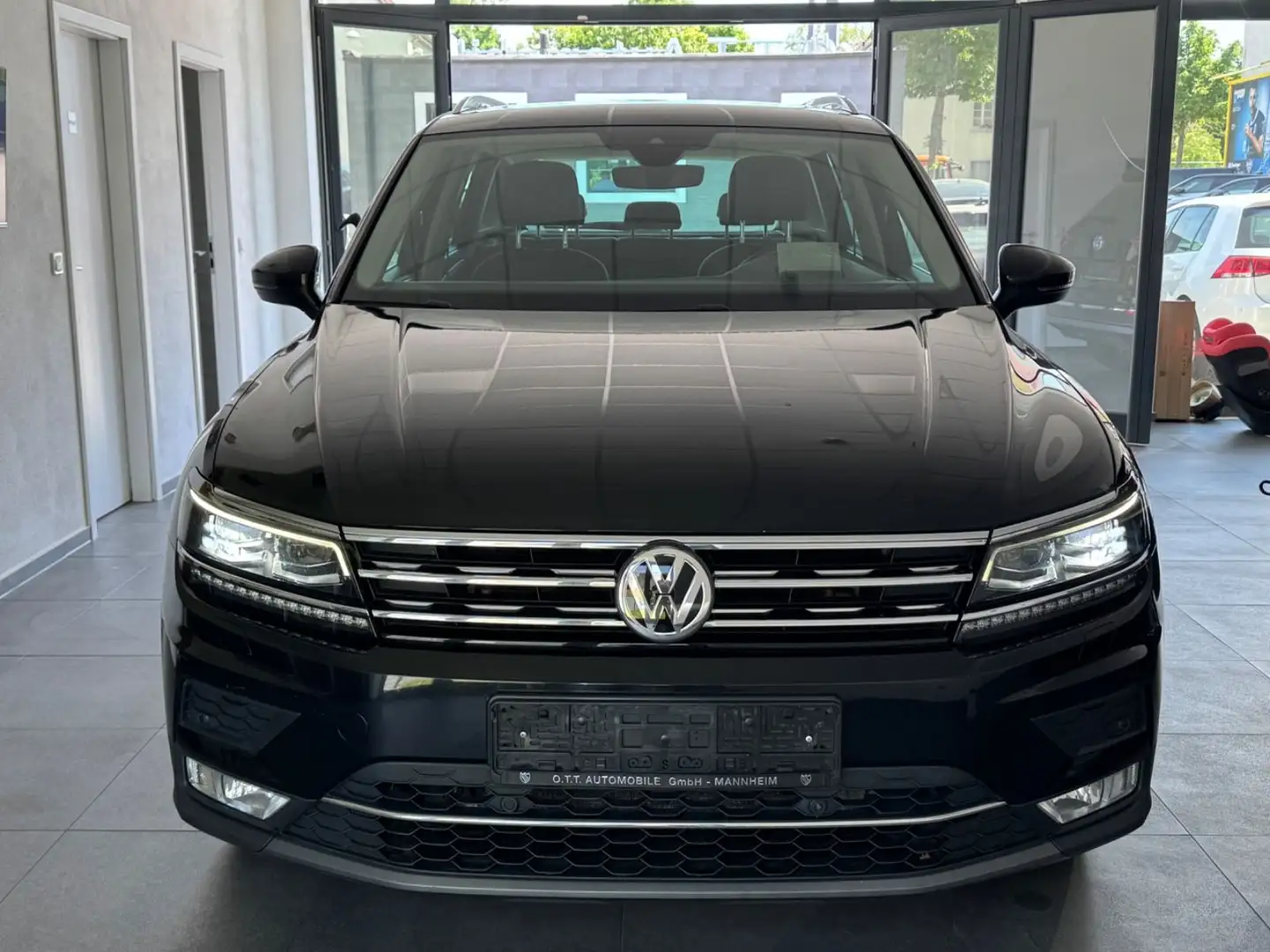 Volkswagen Tiguan Highline 4M-Pano-Leder-Kamera-Virtual-HUD Negro - 2